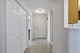 9735 Wildwood Ct, Highland, IN 46322 - Photo 23