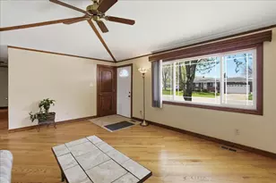 9937 Delaware Pl, Highland, IN 46322 - Photo 3