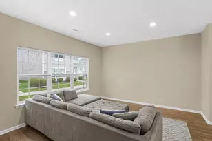 1066 E 115th Ct, Crown Point, IN 46307 - Photo 9