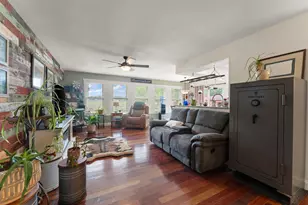 665 N 700 W, Hobart, IN 46342 - Photo 5