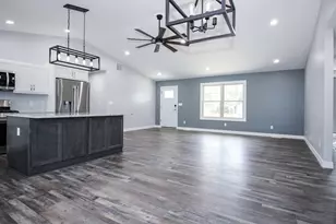 250 E Pine St, Wheatfield, IN 46392 - Photo 9