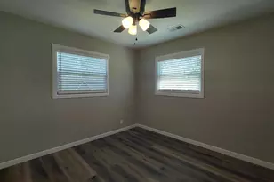 3217 North Dr, Highland, IN 46322 - Photo 7