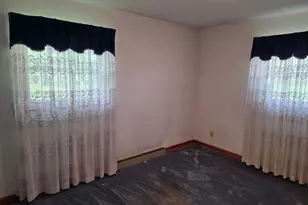824 High St, Hobart, IN 46342 - Photo 5