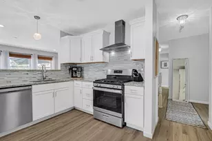 1460 Admiral Dr, Chesterton, IN 46304 - Photo 7