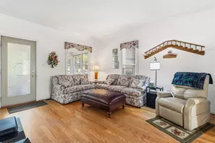 209 E Hawkins Ct, Culver, IN 46511 - Photo 7
