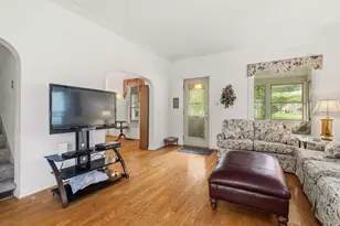 209 E Hawkins Ct, Culver, IN 46511 - Photo 9
