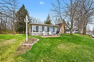 5940 E George St, Syracuse, IN 46567 - Photo 9