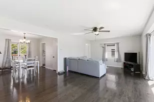 2833 Parkway Dr, Highland, IN 46322 - Photo 9