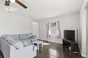 2833 Parkway Dr, Highland, IN 46322 - Photo 11
