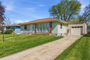 2833 Parkway Dr, Highland, IN 46322 - Photo 3