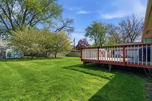 2833 Parkway Dr, Highland, IN 46322 - Photo 7