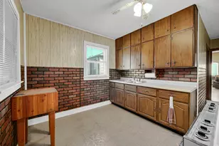 2806 Schrage Ave, Whiting, IN 46394 - Photo 3