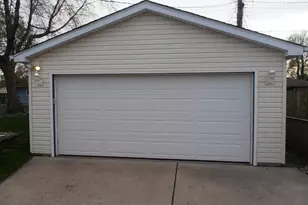 9402 Ellen Dr, Highland, IN 46322 - Photo 17