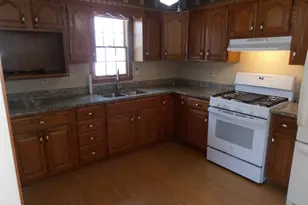 9402 Ellen Dr, Highland, IN 46322 - Photo 3