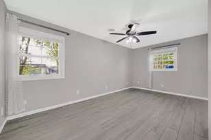 1602 Carriage Dr, Valparaiso, IN 46383 - Photo 11