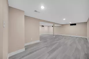 1602 Carriage Dr, Valparaiso, IN 46383 - Photo 17