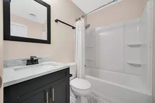 1602 Carriage Dr, Valparaiso, IN 46383 - Photo 15