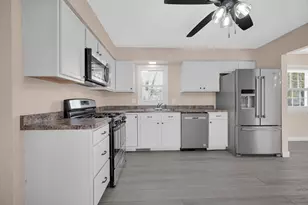 1602 Carriage Dr, Valparaiso, IN 46383 - Photo 7