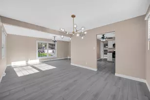 1602 Carriage Dr, Valparaiso, IN 46383 - Photo 9
