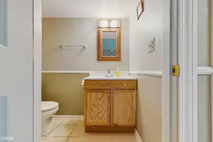 8844 Oakwood Ave, Munster, IN 46321 - Photo 39