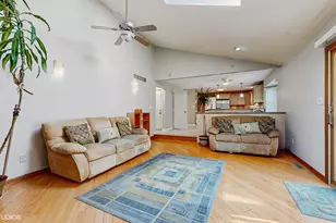8844 Oakwood Ave, Munster, IN 46321 - Photo 17