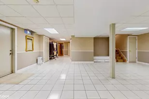 8844 Oakwood Ave, Munster, IN 46321 - Photo 5
