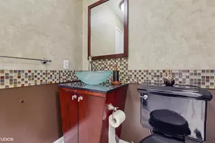 8844 Oakwood Ave, Munster, IN 46321 - Photo 27