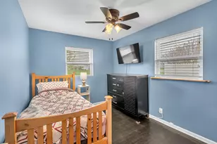 550 W Division Rd, Valparaiso, IN 46385 - Photo 17