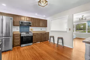 550 W Division Rd, Valparaiso, IN 46385 - Photo 9