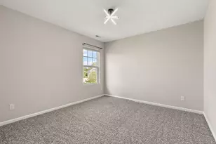 2209 Wicklow Dr, Valparaiso, IN 46385 - Photo 41