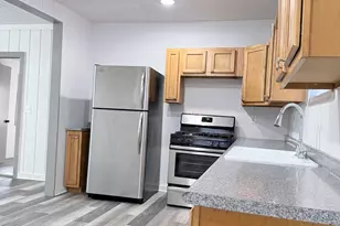 560 S Campbell St, Valparaiso, IN 46385 - Photo 5
