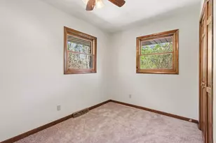 5569 Center St, Chesterton, IN 46304 - Photo 11