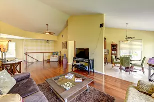 1042 Lakewood Ct, Schererville, IN 46375 - Photo 3