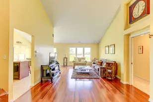 1042 Lakewood Ct, Schererville, IN 46375 - Photo 5