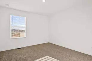 200 Cressmoor Blvd, Hobart, IN 46342 - Photo 13