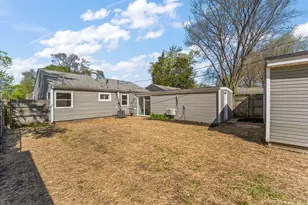 11 N Guyer St, Hobart, IN 46342 - Photo 15