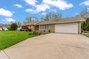 136 Country Club Dr, La Porte, IN 46350 - Photo 43