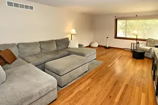 2405 Linden Dr, Valparaiso, IN 46383 - Photo 5