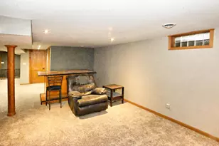 2405 Linden Dr, Valparaiso, IN 46383 - Photo 29