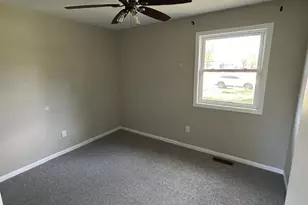 443 Nantucket Rd, Valparaiso, IN 46385 - Photo 9