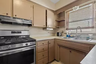 700 E 9th St, Hobart, IN 46342 - Photo 11