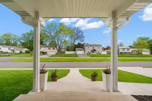 615 Chestnut Blvd, Chesterton, IN 46304 - Photo 3