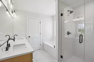 2810 Old Oak Dr, Valparaiso, IN 46385 - Photo 21