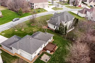 10621 Erie Dr, Crown Point, IN 46307 - Photo 43