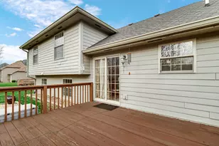 10621 Erie Dr, Crown Point, IN 46307 - Photo 39