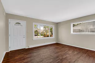 410 S 12th St, Chesterton, IN 46304 - Photo 5