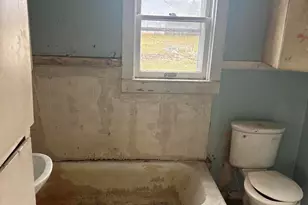 2928 Woodrow Ave, Michigan City, IN 46360 - Photo 5