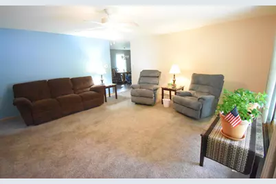 910 E Stewart Drive, Rensselaer, IN 47978 - Photo 11