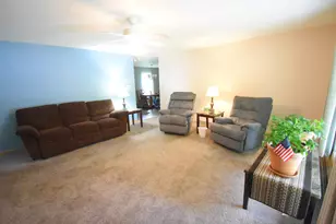 910 E Stewart Dr, Rensselaer, IN 47978 - Photo 11