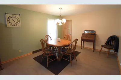 910 E Stewart Drive, Rensselaer, IN 47978 - Photo 17